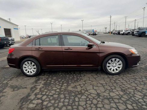 Used 2013 Chrysler 200 LX image 9
