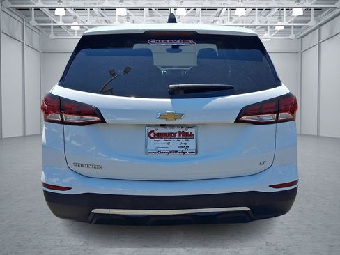 Used 2024 Chevrolet Equinox LT FWD image 4