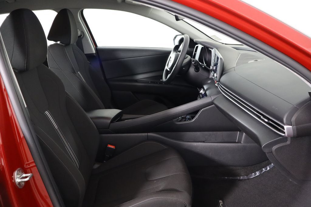 Used 2021 Hyundai Elantra Blue FWD image 17