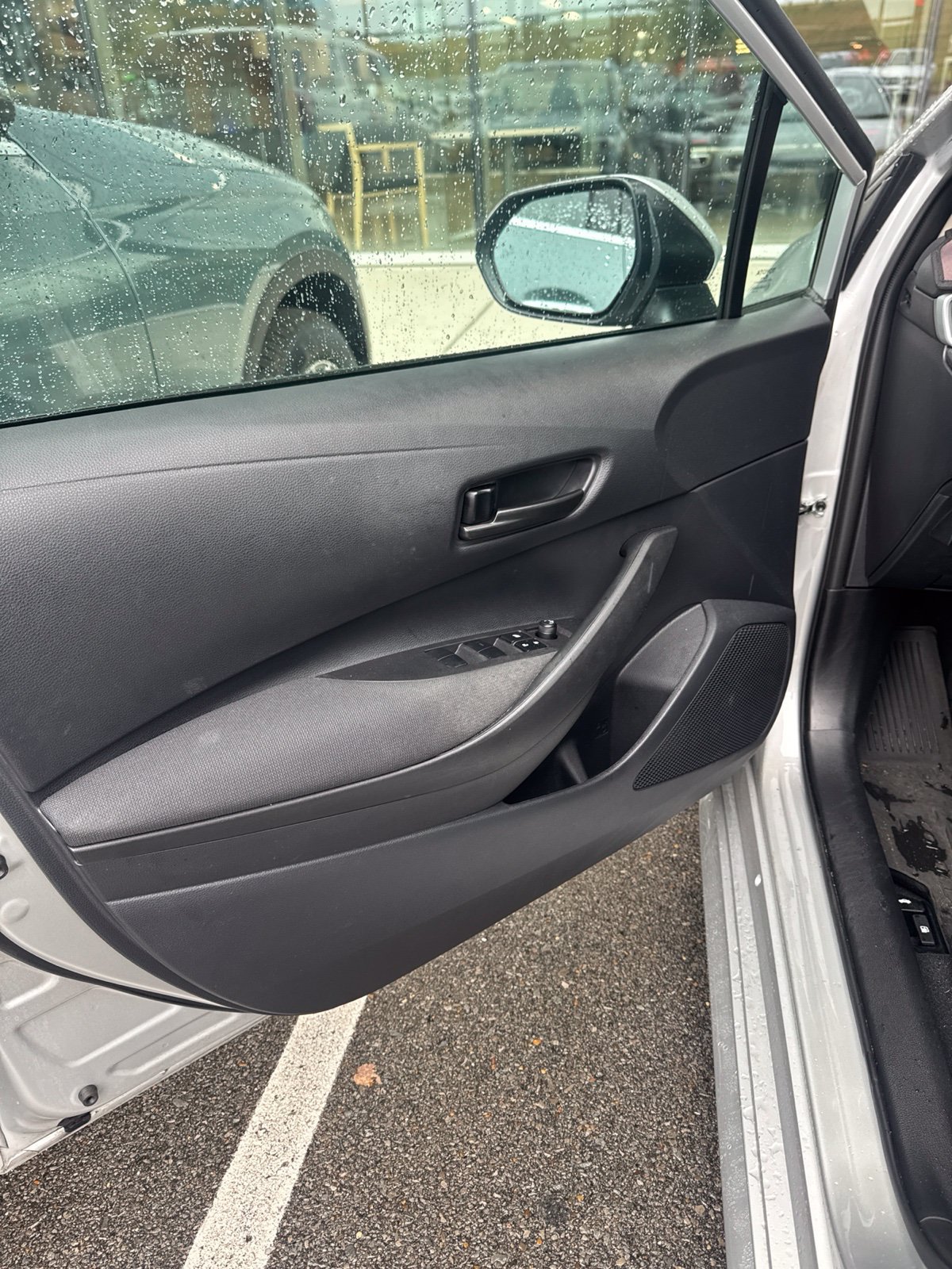 Used 2026 Toyota Corolla LE FWD image 3