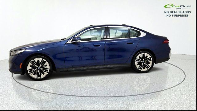 Used 2026 BMW 540i xDrive AWD/4WD image 5