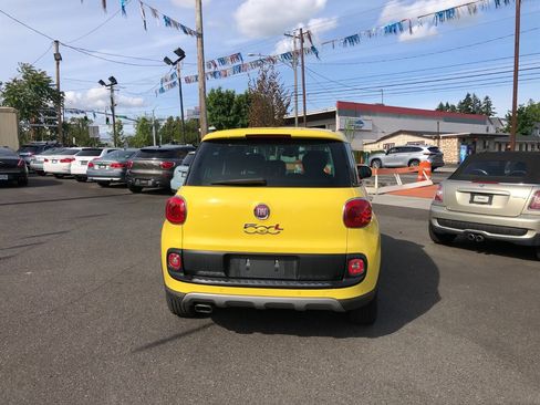 Used 2014 FIAT 500L Trekking w/ Popular Equipment Group FWD image 5