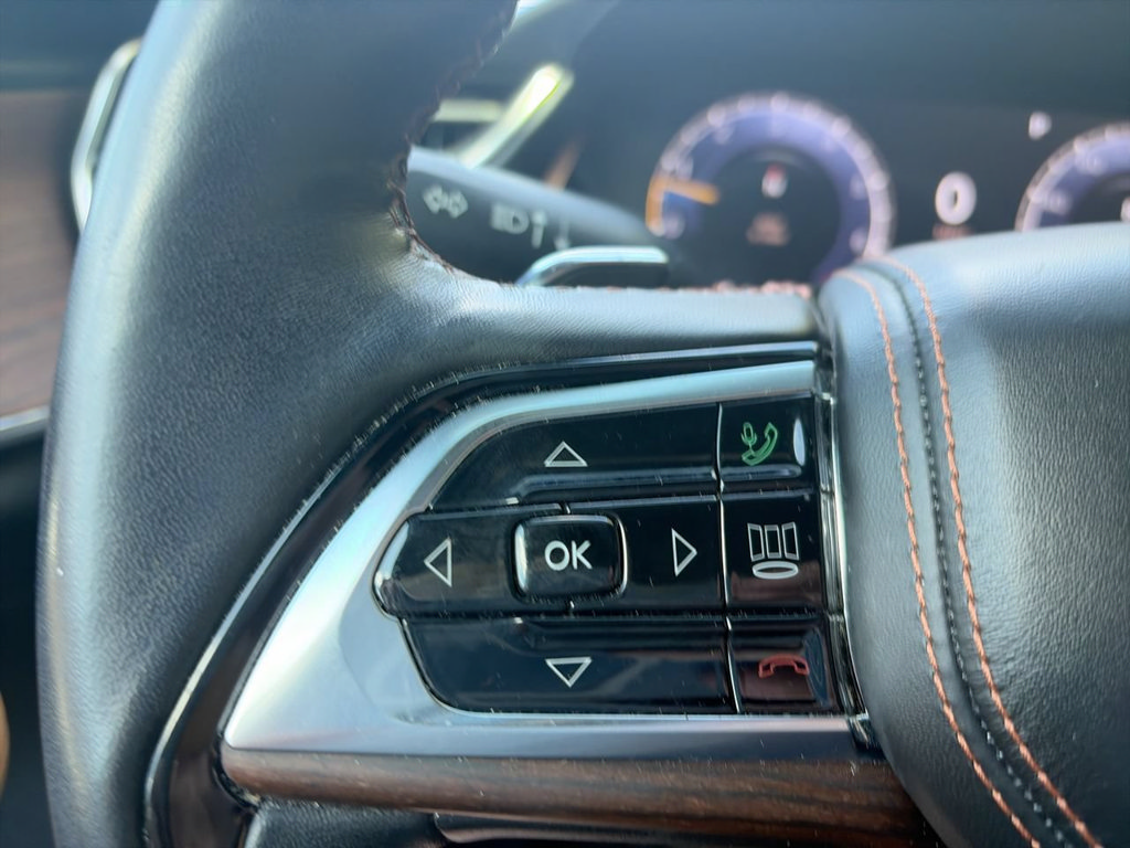 Used 2023 Jeep Grand Cherokee Summit AWD/4WD image 23