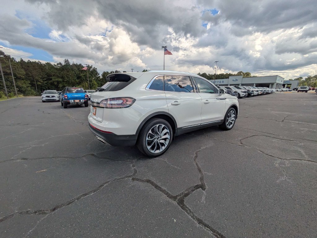 Used 2022 Lincoln Nautilus Reserve w/ Equipment Group 201A FWD image 4