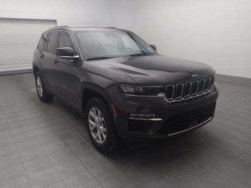Used 2022 Jeep Grand Cherokee Limited w/ Trailer Tow Prep Group (B) RWD image 13