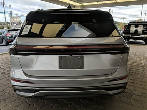 Certified 2024 Lincoln Nautilus Reserve w/ Equipment Group 202A image 6