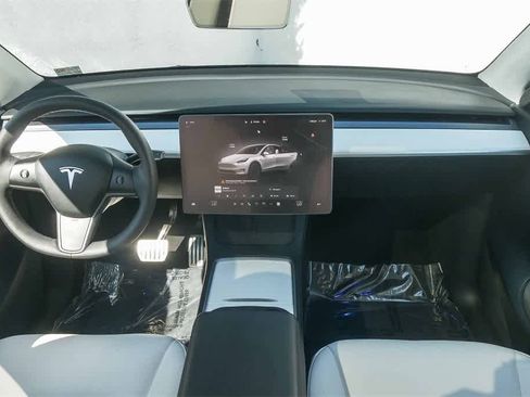 Used 2022 Tesla Model Y Performance image 11