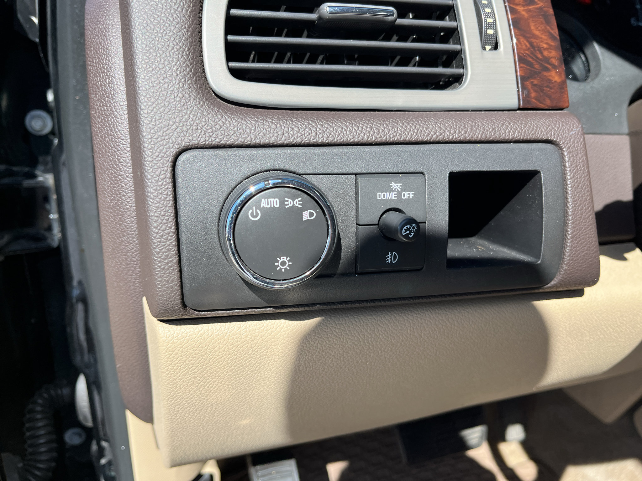 Used 2013 GMC Yukon XL Denali AWD/4WD image 14