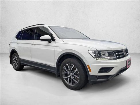 Used 2020 Volkswagen Tiguan SE image 3