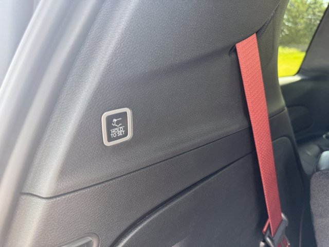 New 2027 Chrysler Pacifica Select AWD/4WD image 18