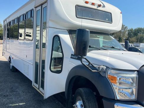 Used 2013 Ford F550 2WD Regular Cab Super Duty w/ Payload Upgrade Pkg image 3