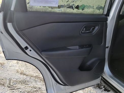 Used 2024 Nissan Rogue S image 22