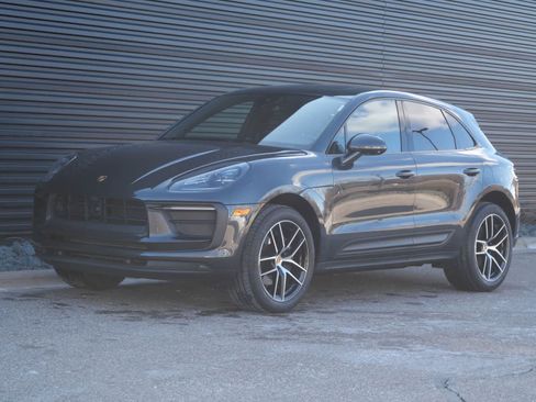 Certified 2023 Porsche Macan AWD/4WD image 1