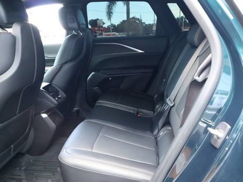 Used 2024 Cadillac Lyriq Luxury AWD/4WD image 16