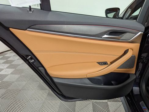 Certified 2022 BMW 530i xDrive w/ M Sport Package image 43