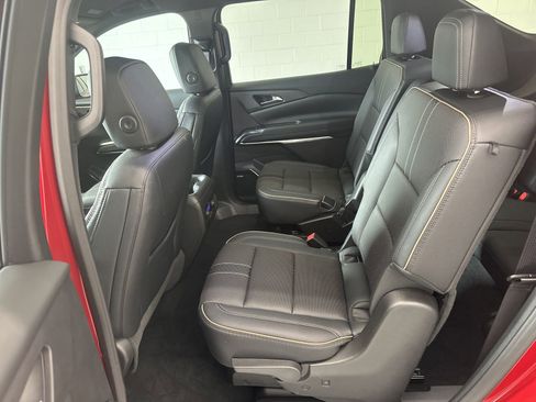 Used 2026 Chevrolet Traverse High Country w/ LPO, Floor Liner Package FWD image 10