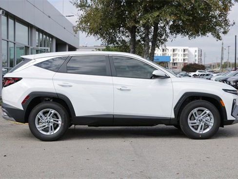 Used 2026 Hyundai Tucson SE image 4