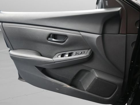 Used 2025 Nissan Sentra S FWD image 34