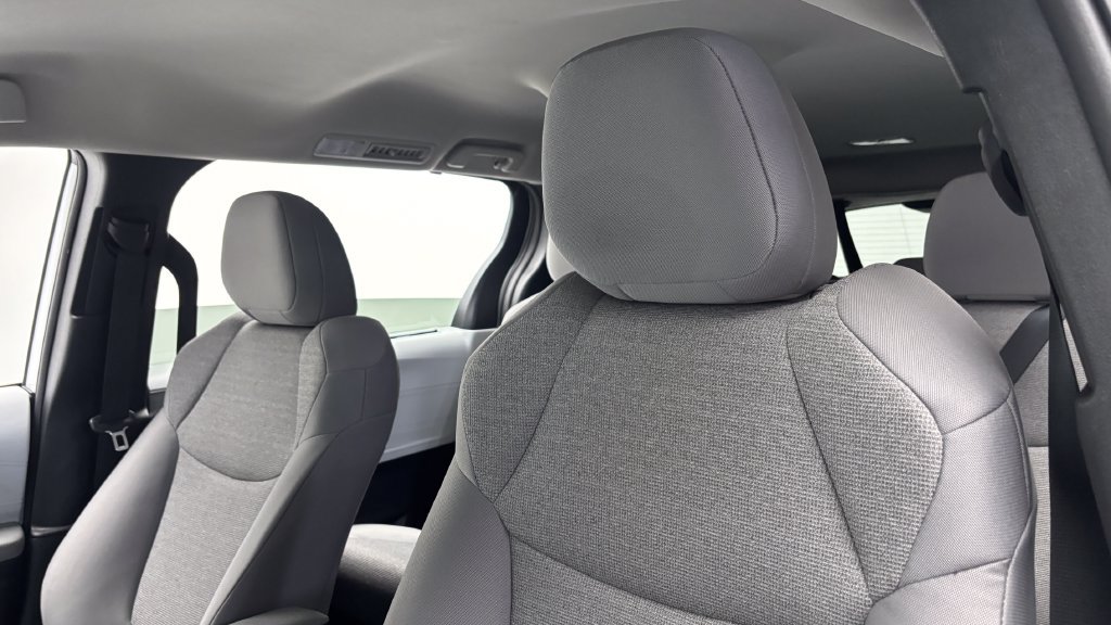 Certified 2026 Toyota Sienna LE FWD image 14