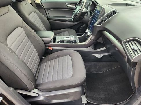 Used 2024 Ford Edge SE w/ Black Appearance Package image 13