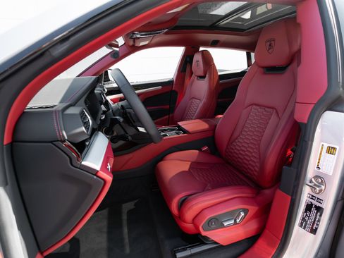 Used 2022 Lamborghini Urus image 7