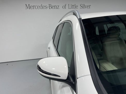 Used 2025 Mercedes-Benz GLB 250 4MATIC image 12