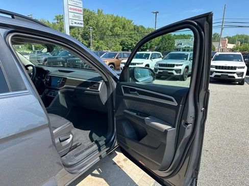 Used 2023 Volkswagen Atlas SE AWD/4WD image 11