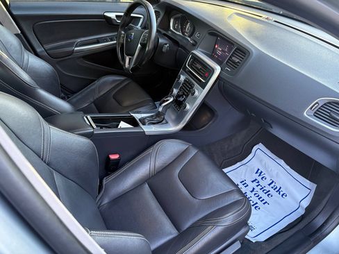 Used 2018 Volvo S60 T5 Dynamic image 26