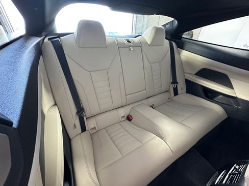 Used 2023 BMW 430i Coupe w/ Premium Package image 31