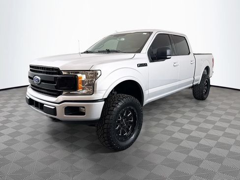Used 2018 Ford F150 XLT w/ Equipment Group 302A Luxury AWD/4WD image 3