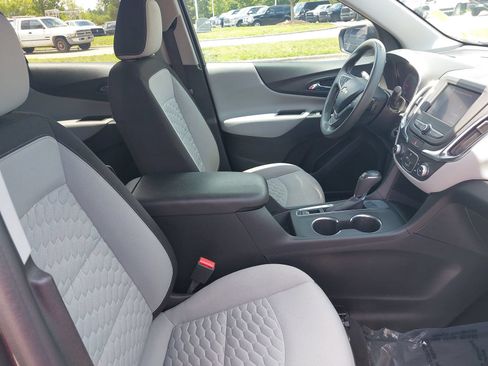 Used 2020 Chevrolet Equinox LS w/ LS Convenience Package FWD image 10
