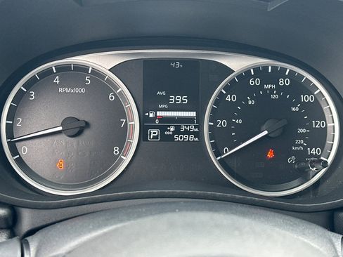 Certified 2025 Nissan Versa S w/ Trunk Package image 27