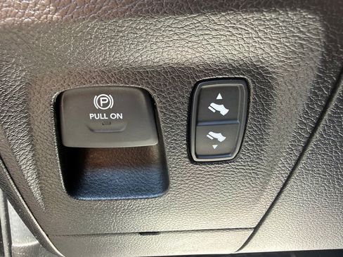 Used 2022 RAM 1500 Big Horn RWD image 15