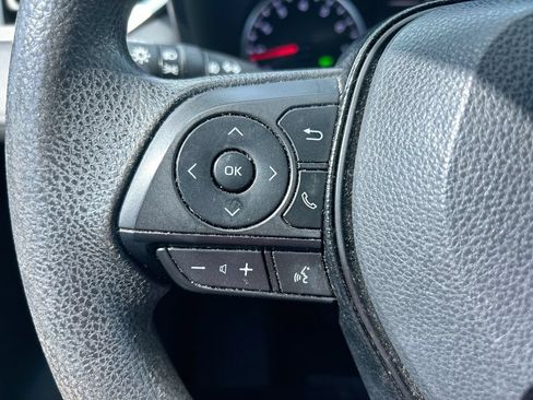 Used 2020 Toyota RAV4 XLE FWD image 16