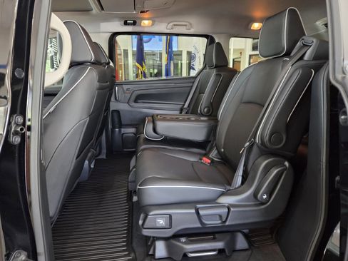 New 2026 Honda Odyssey Touring image 8