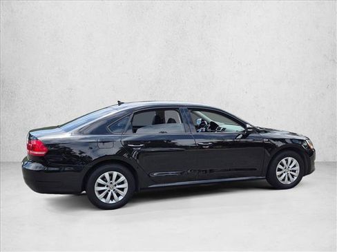 Used 2014 Volkswagen Passat 1.8T Wolfsburg Edition FWD image 4