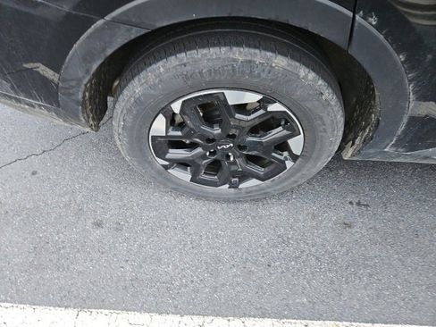 Certified 2024 Kia Sorento S image 6