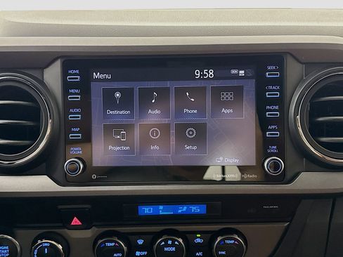 Used 2022 Toyota Tacoma TRD Off-Road w/ Technology Package AWD/4WD image 15