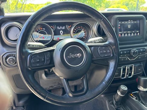 Used 2022 Jeep Gladiator Sport AWD/4WD image 19