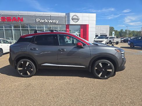 New 2026 Nissan Kicks SR w/ Cold Weather Package image 8