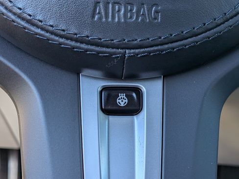 Used 2023 BMW 540i xDrive w/ Executive Package image 28