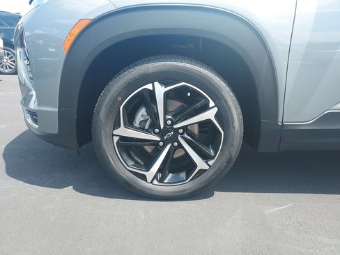 Used 2023 Chevrolet TrailBlazer RS w/ Convenience Package FWD image 10