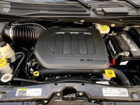 Used 2020 Dodge Grand Caravan SE w/ UConnect Hands-Free Group image 32