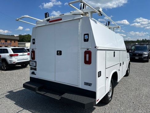Used 2021 GMC Savana 3500 w/ Power Convenience Package RWD image 10