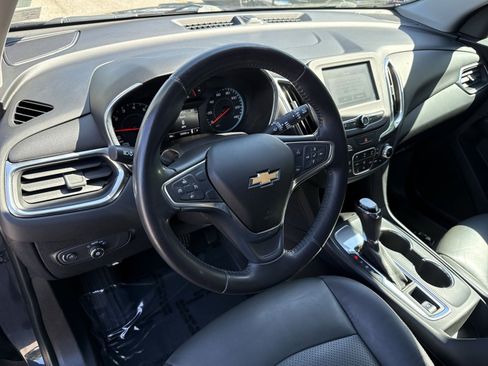 Used 2018 Chevrolet Equinox LT FWD image 16