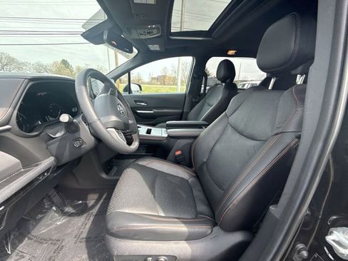 Used 2024 Toyota Sienna XSE w/ XSE Premium Package image 11