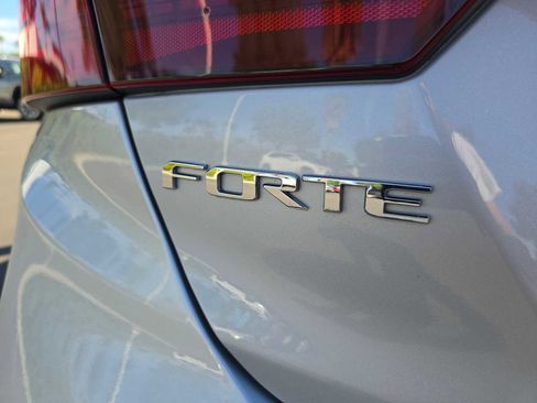 Used 2021 Kia Forte LXS image 13