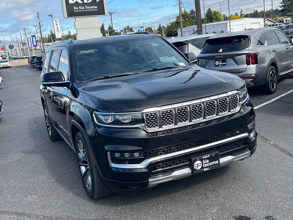 Used 2023 Jeep Grand Wagoneer Series III AWD/4WD image 5