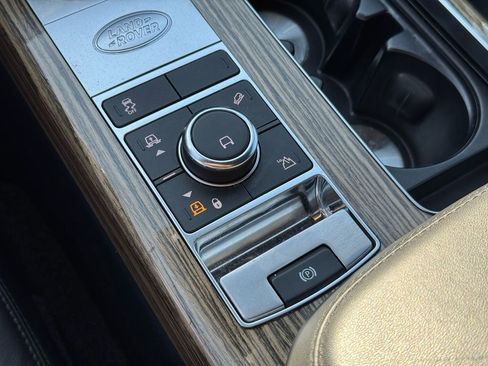 Used 2018 Land Rover Range Rover HSE image 31