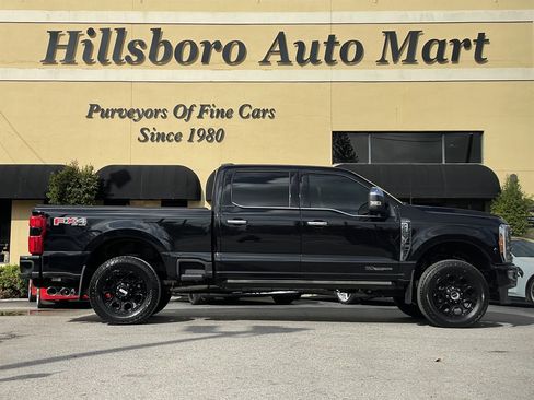 Used 2023 Ford F250 Platinum w/ FX4 Off-Road Package image 3